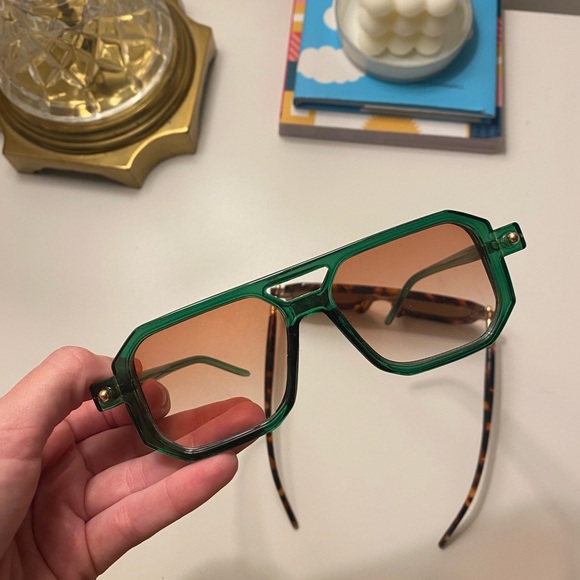 Sunglasses duo - Picture 3 of 4